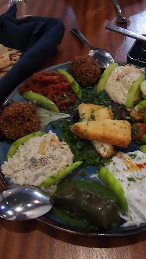 Meze Moon Mediterranean Cuisine photo 1